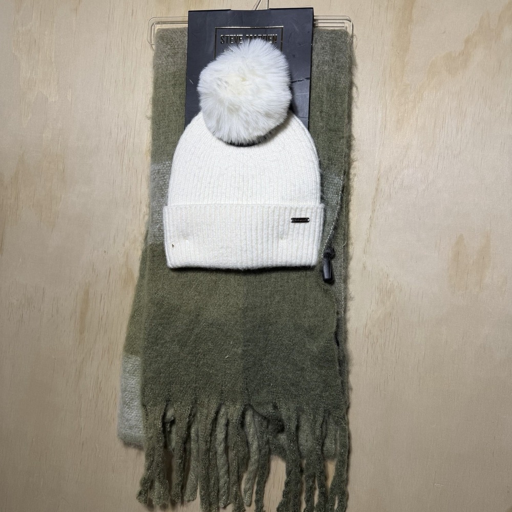 Steve Madden Beanie Scarf Set Women White Pom Hat Green Fringe Wrap Alarm Tag On